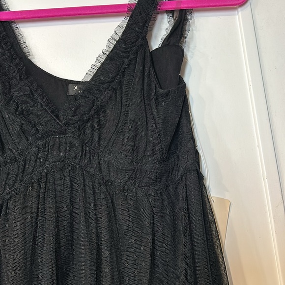 Black Tulle Overlay Longer length Top- L - Picture 4 of 8